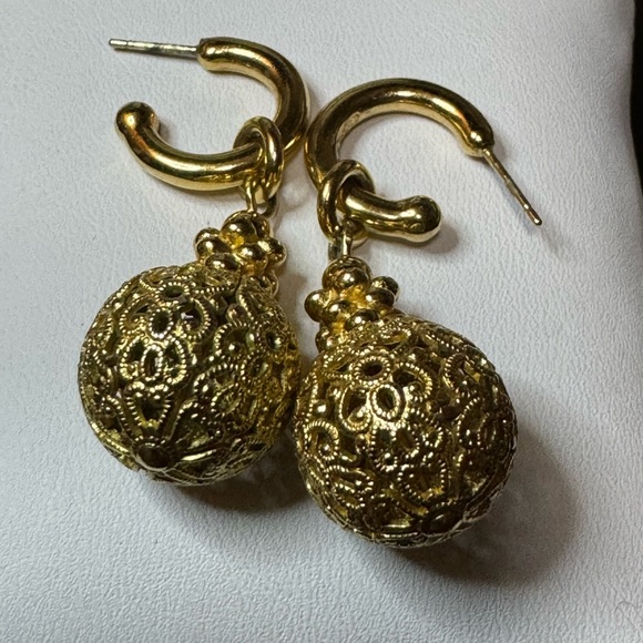 RARE DIOR Gold Victorian Etruscan Filagree  Dangle Drop Earrrings - Picture 9 of 17